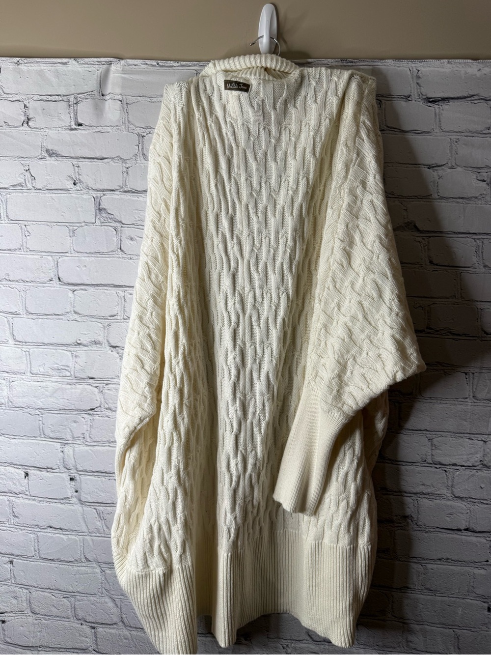Matilda Jane silent night Cable Knit Cream Poncho Sweater size medium